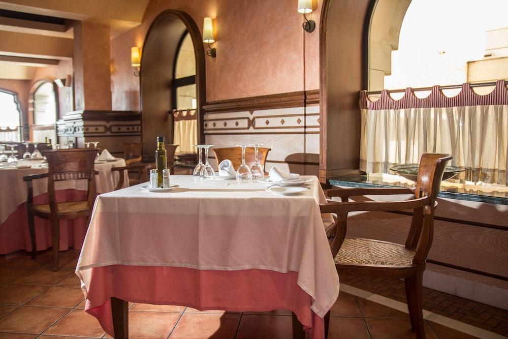 Hotel Abades Guadix Exterior photo